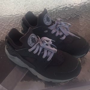 Nike Air Hurachi men’s size 9